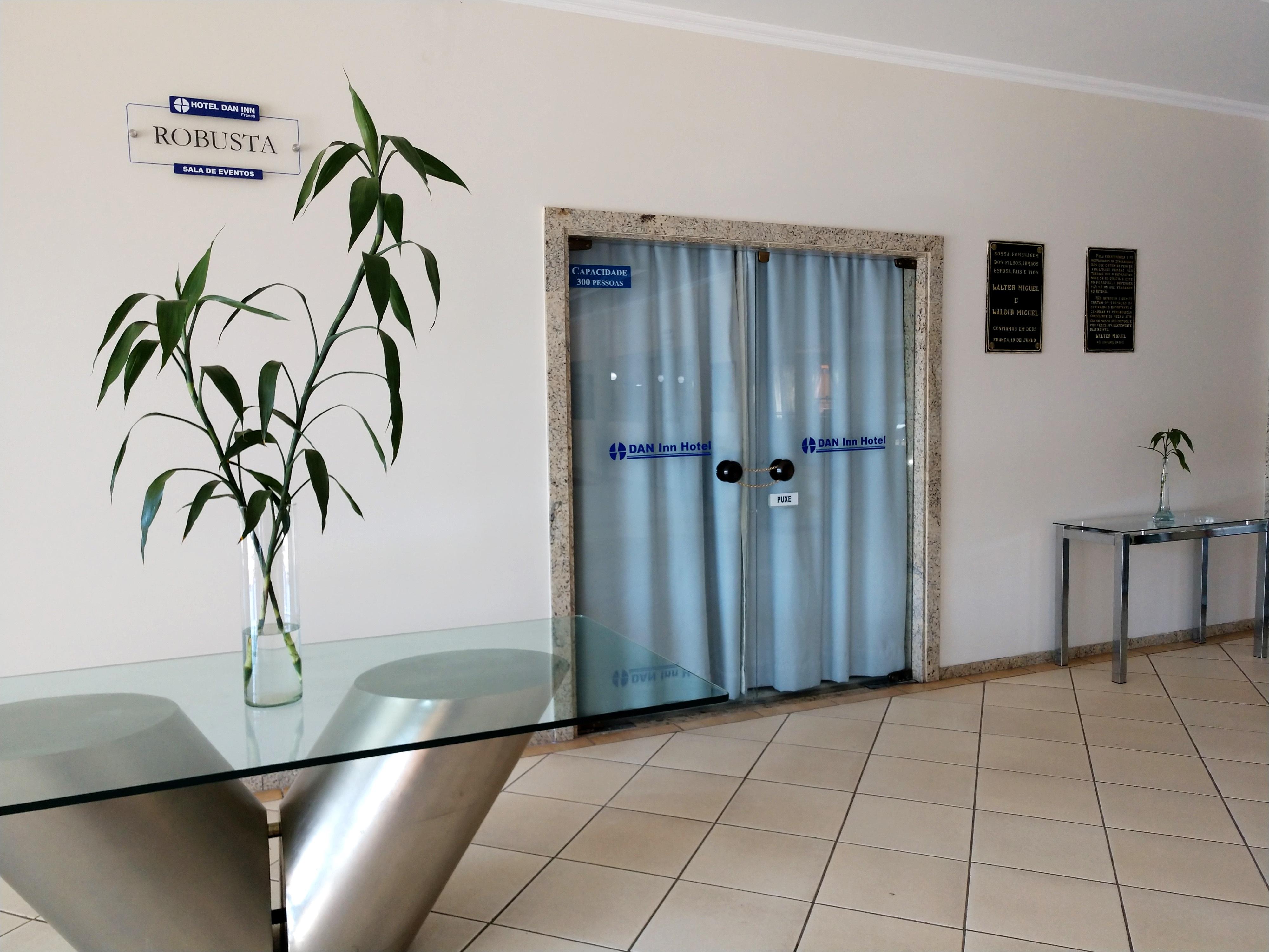 Hotel Dan Inn Franca & Convencoes By Nacional Inn エクステリア 写真